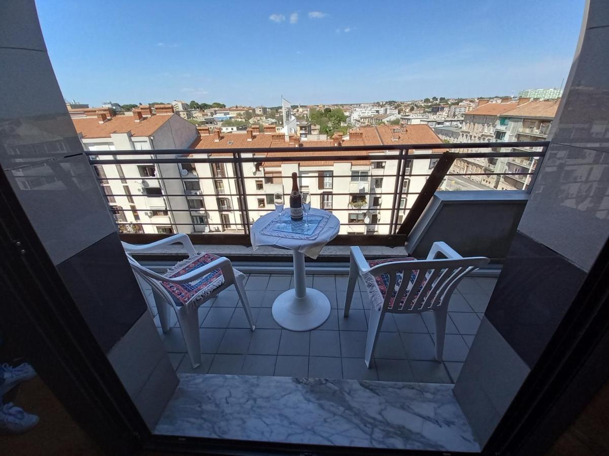 Iva Apartman Pula Exteriör bild