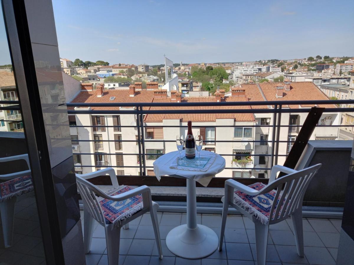Iva Apartman Pula Exteriör bild