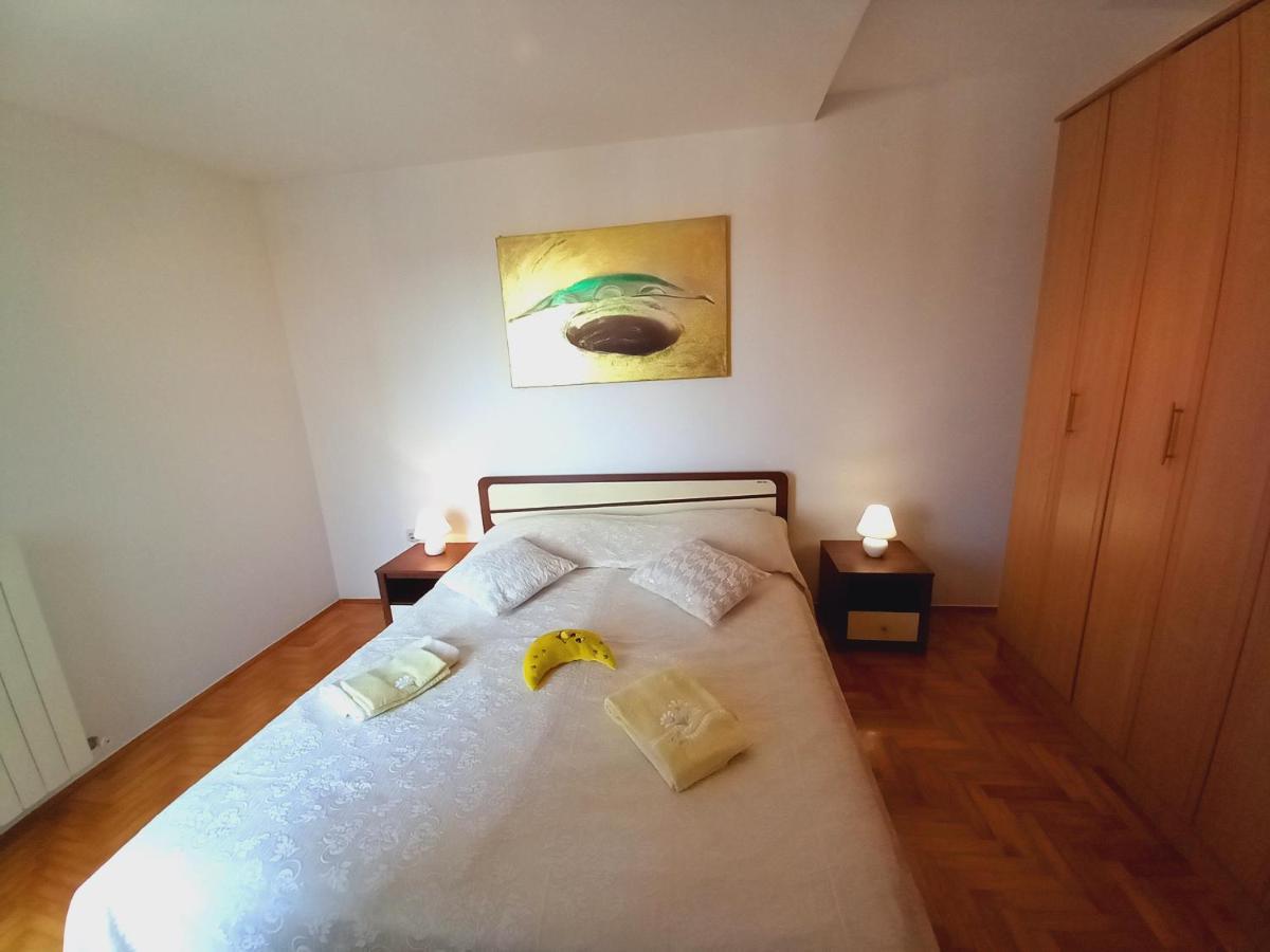 Iva Apartman Pula Exteriör bild