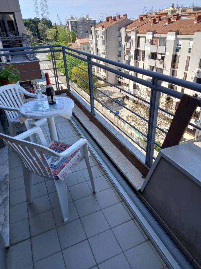 Iva Apartman Pula Exteriör bild